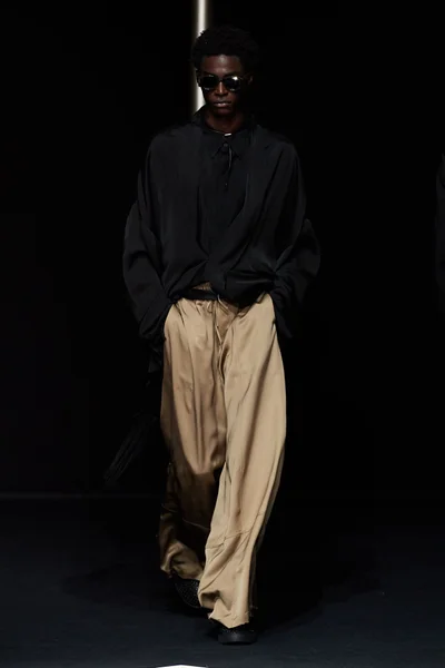 Look 28